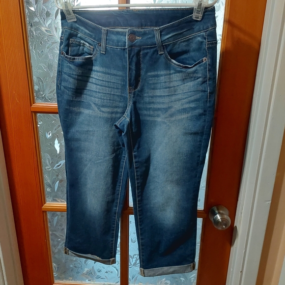 3 pairs of Classic Blue Women's capri Jeans - Picture 4 of 8